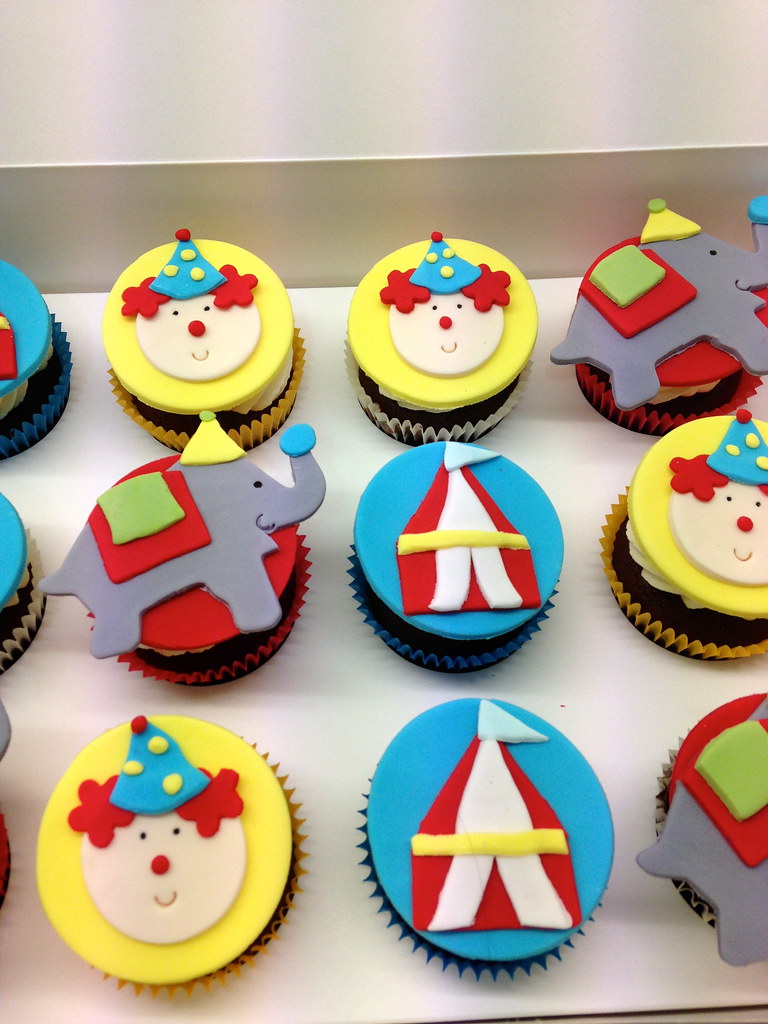 big top cupcakes circus birthday party