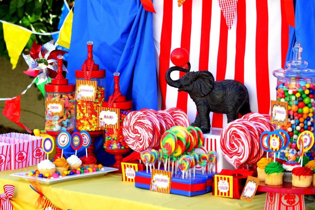 circus party elephant decoration